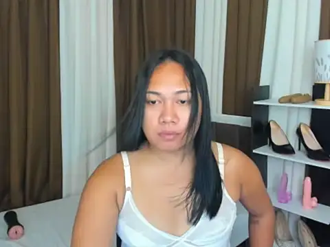 TsUncutKaren online show from 09.17.25