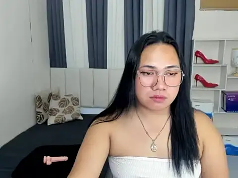 Snapshot of TsUncutKaren chatting on 01.09.26 TsUncutKaren online show from 01.09.26