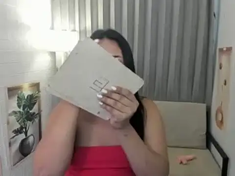 Snapshot of TsUncutKaren chatting on 02.06.26 TsUncutKaren online show from 02.06.26