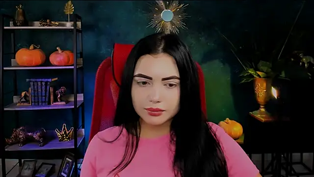 Snapshot of NaomiWilsons chatting on 10.31.25 NaomiWilsons online show from 10.31.25