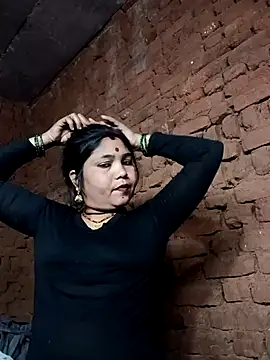 Priya tyagi online show from 10.15.25
