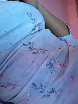 Snapshot of ariya-03 chatting on 11.18.25 ariya-03 online show from 11.18.25