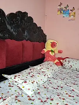 Snapshot of ariya-03 chatting on 11.25.25 ariya-03 online show from 11.25.25