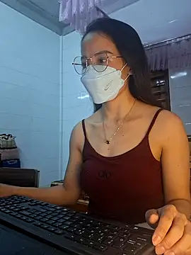 Snapshot of LazdyLy chatting on 09.19.25 LazdyLy online show from 09.19.25