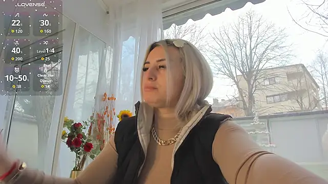 Ella Vee online show from 03.25.26