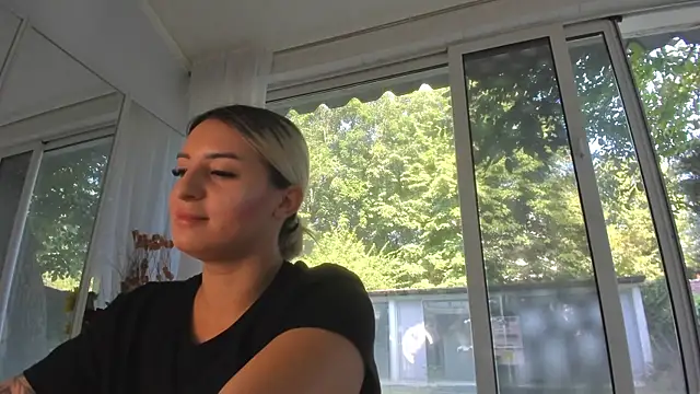 Ella Vee online show from 07.17.26