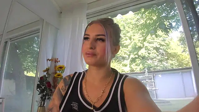 Ella Vee online show from 07.24.26