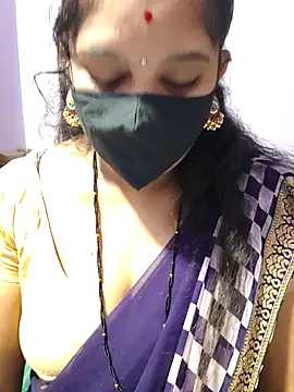 luci-queen online show from 09.10.25