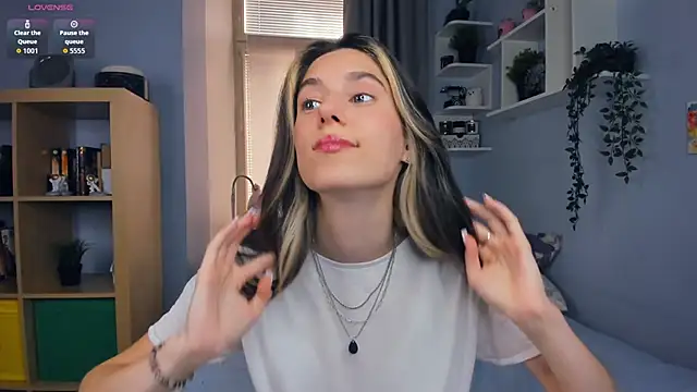 AntonettaTarring online show from 09.30.25