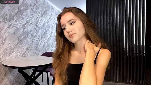 Anna Dominator online show from 10.14.25