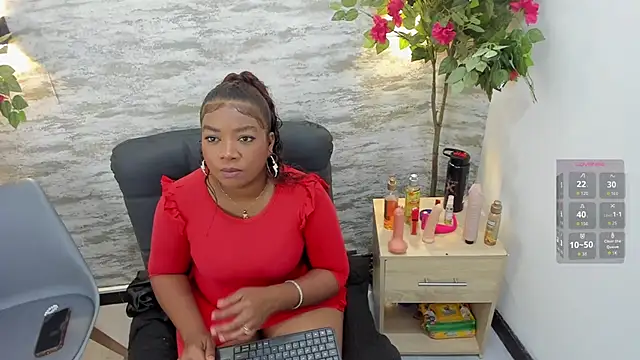 Snapshot of Afrodita_de_amor chatting on 10.10.25 Afrodita de amor online show from 10.10.25