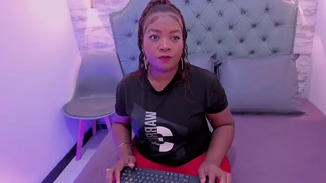 Snapshot of Afrodita_de_amor chatting on 10.20.25 Afrodita de amor online show from 10.20.25