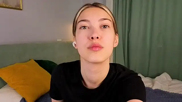 Snapshot of AngelicRice chatting on 09.11.25 AngelicRice online show from 09.11.25