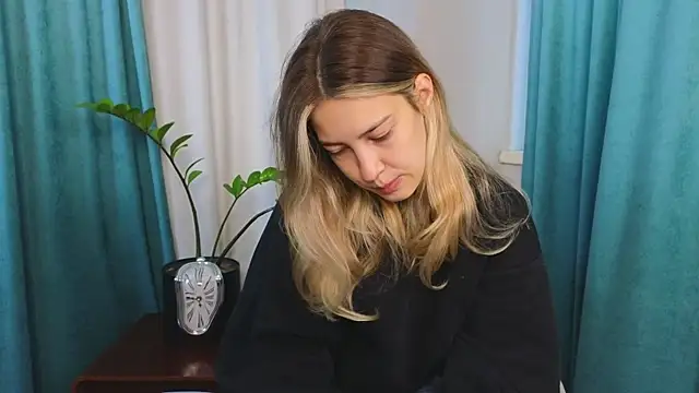 Snapshot of AngelicRice chatting on 09.13.25 AngelicRice online show from 09.13.25