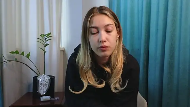 Snapshot of AngelicRice chatting on 09.14.25 AngelicRice online show from 09.14.25