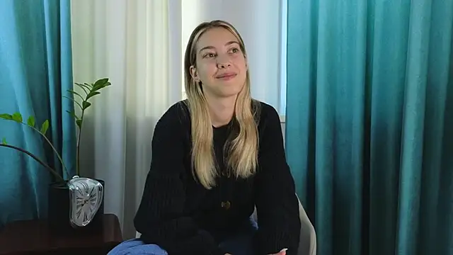 Snapshot of AngelicRice chatting on 09.18.25 AngelicRice online show from 09.18.25