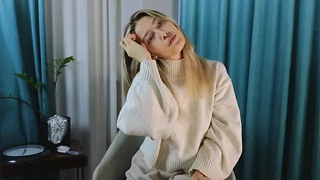 Snapshot of AngelicRice chatting on 09.19.25 AngelicRice online show from 09.19.25