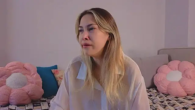 Snapshot of AngelicRice chatting on 09.29.25 AngelicRice online show from 09.29.25