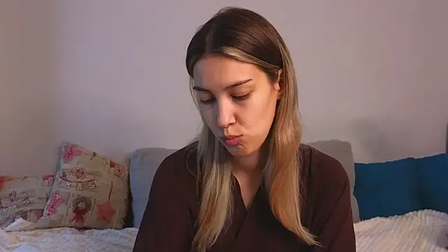 Snapshot of AngelicRice chatting on 10.10.25 AngelicRice online show from 10.10.25