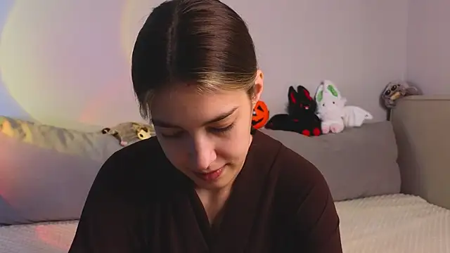 Snapshot of AngelicRice chatting on 10.17.25 AngelicRice online show from 10.17.25