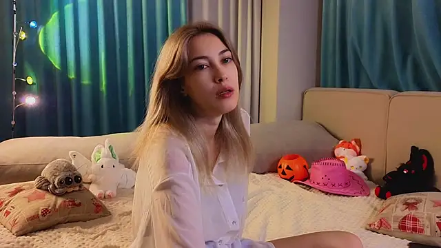 Snapshot of AngelicRice chatting on 10.23.25 AngelicRice online show from 10.23.25