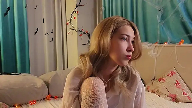 Snapshot of AngelicRice chatting on 11.01.25 AngelicRice online show from 11.01.25