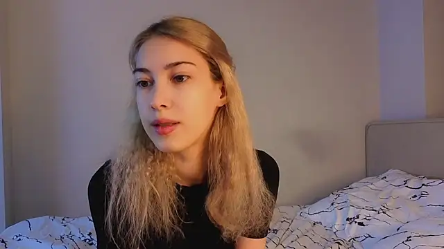 Snapshot of AngelicRice chatting on 11.20.25 AngelicRice online show from 11.20.25