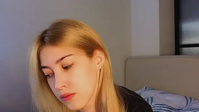 Snapshot of AngelicRice chatting on 11.23.25 AngelicRice online show from 11.23.25