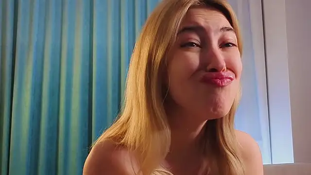 Snapshot of AngelicRice chatting on 11.30.25 AngelicRice online show from 11.30.25