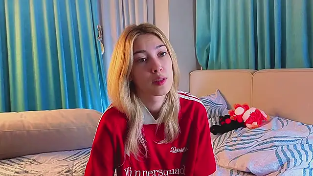 Snapshot of AngelicRice chatting on 12.04.25 AngelicRice online show from 12.04.25