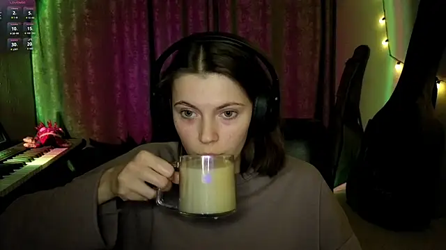 CutieAnny online show from 04.01.26