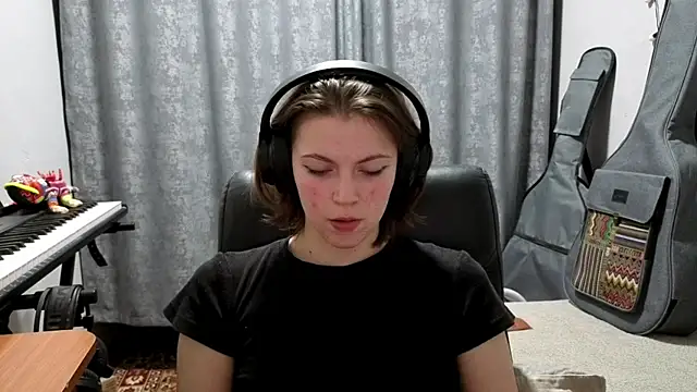CutieAnny online show from 05.08.26