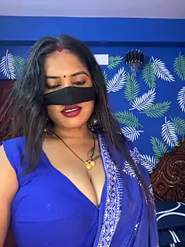 Snapshot of V-Hot-Sweti chatting on 11.05.25 V-Hot-Sweti online show from 11.05.25