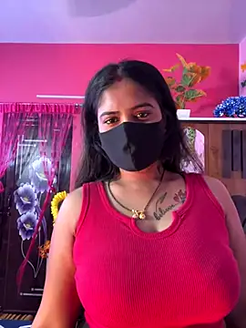 Snapshot of V-Hot-Sweti chatting on 11.08.25 V-Hot-Sweti online show from 11.08.25