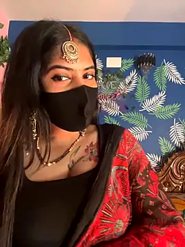 Snapshot of V-Hot-Sweti chatting on 11.16.25 V-Hot-Sweti online show from 11.16.25