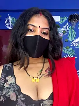 Snapshot of V-Hot-Sweti chatting on 11.24.25 V-Hot-Sweti online show from 11.24.25