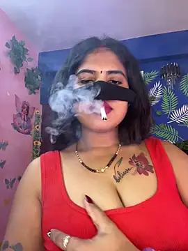 Snapshot of V-Hot-Sweti chatting on 12.15.25 V-Hot-Sweti online show from 12.15.25