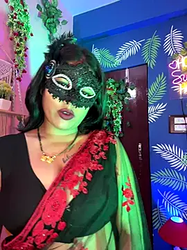 Snapshot of V-Hot-Sweti chatting on 12.20.25 V-Hot-Sweti online show from 12.20.25