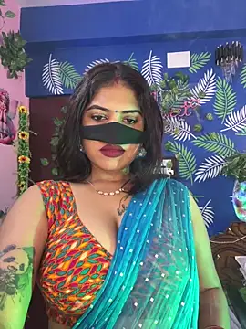 Snapshot of V-Hot-Sweti chatting on 12.22.25 V-Hot-Sweti online show from 12.22.25