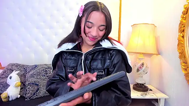 Manelyk evanss  online show from 10.21.25