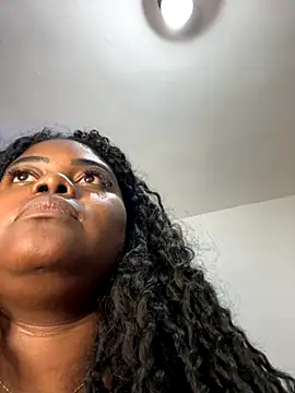 LunaSthena online show from 11.21.25