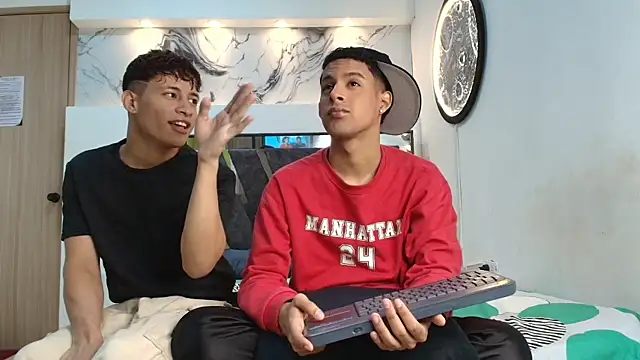 Snapshot of GRETTY_BOYS chatting on 10.19.25 GRETTY BOYS online show from 10.19.25