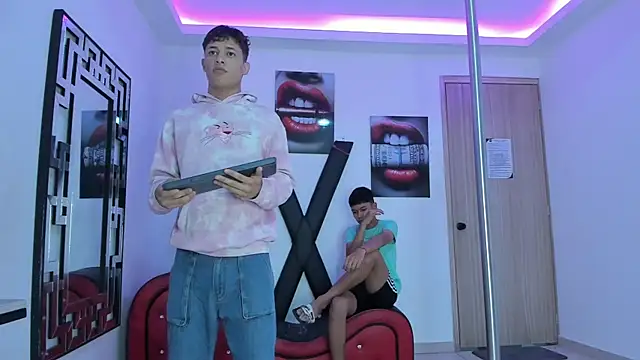 Snapshot of GRETTY_BOYS chatting on 11.13.25 GRETTY BOYS online show from 11.13.25