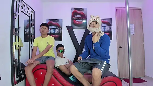 Snapshot of GRETTY_BOYS chatting on 11.20.25 GRETTY BOYS online show from 11.20.25