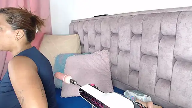 Alexa-Hunter online show from 05.13.26