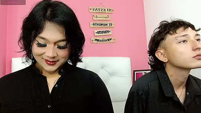 Snapshot of x_karloss_x chatting on 09.11.25 x karloss x online show from 09.11.25