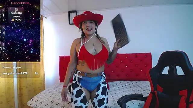 Snapshot of tiana_breeze chatting on 10.31.25 tiana breeze online show from 10.31.25