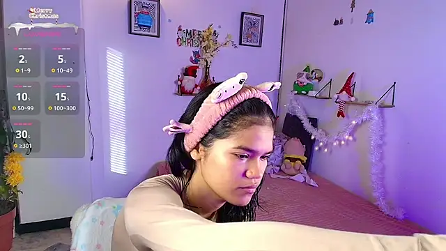 emycarver09 online show from 11.13.25