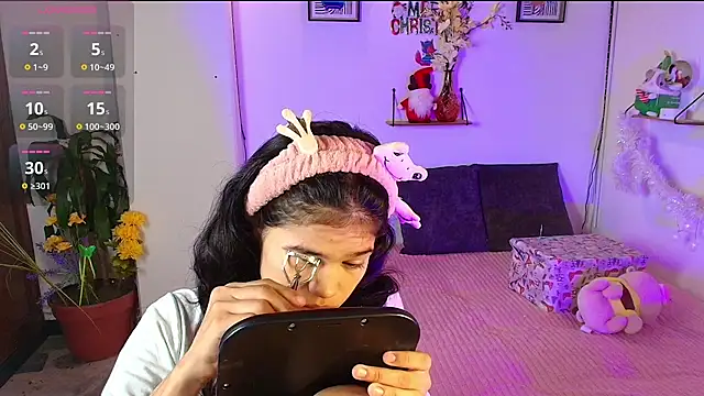 emycarver09 online show from 11.28.25