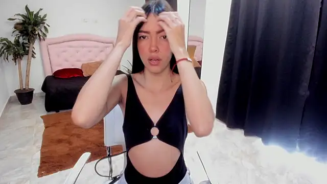 Snapshot of fox_valerie chatting on 11.21.25 fox valerie online show from 11.21.25